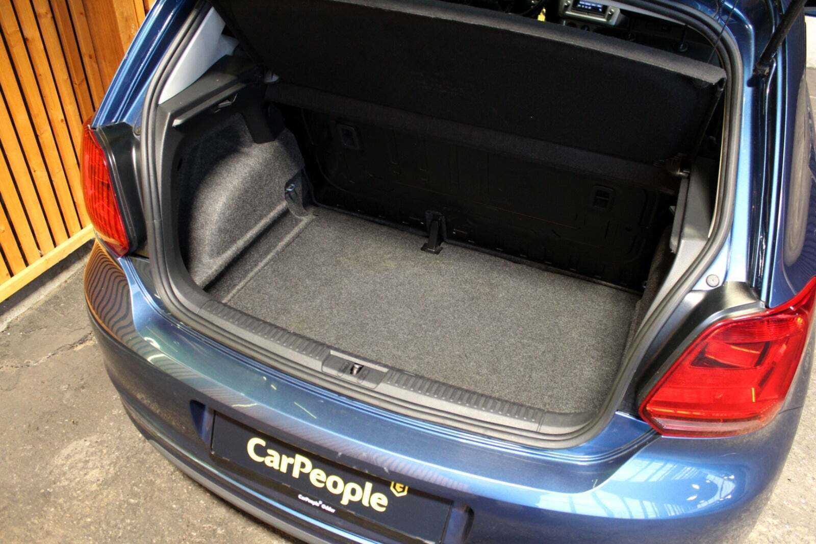 Blå VW Polo fra 2016