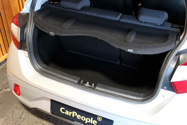 Sølv Hyundai i10 fra 2020