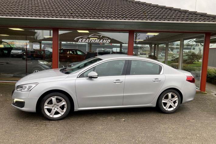 Sølv Peugeot 508 fra 2015