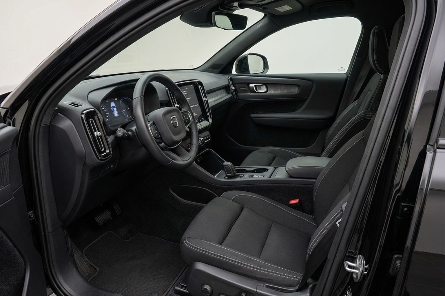 Volvo XC40 P8 Recharge Twin R-design AWD 408HK 5d Aut.