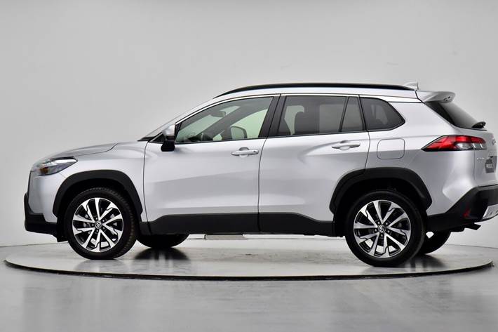 Sølv Toyota Corolla Cross fra 2025