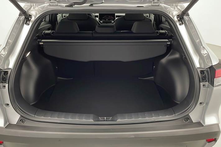 Sølv Toyota Corolla Cross fra 2025