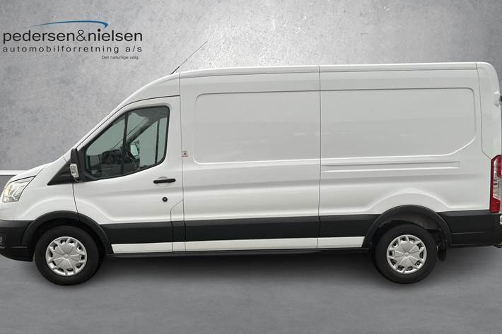 Hvid Ford Transit fra 2021