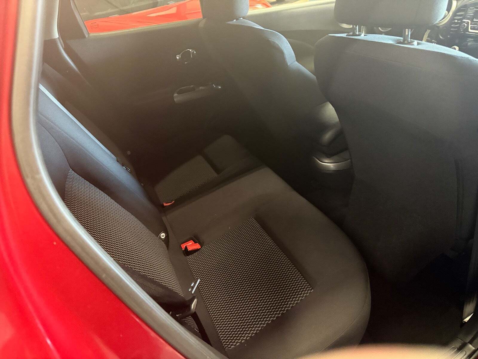 Rød Nissan Juke fra 2011