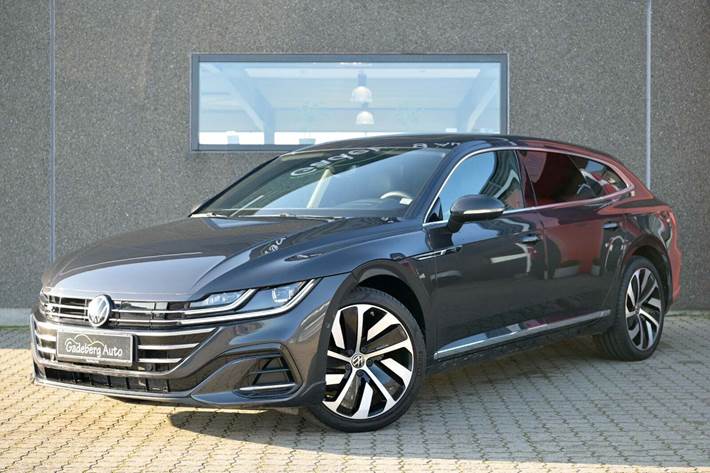 Grå VW Arteon fra 2021 set udefra