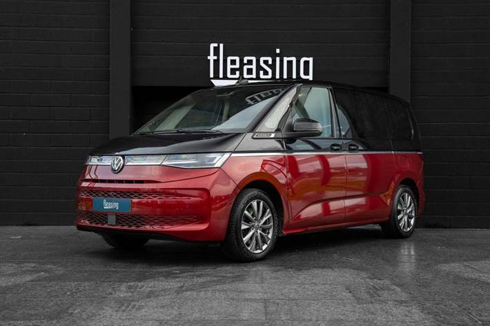 Hvid VW Multivan fra 2021