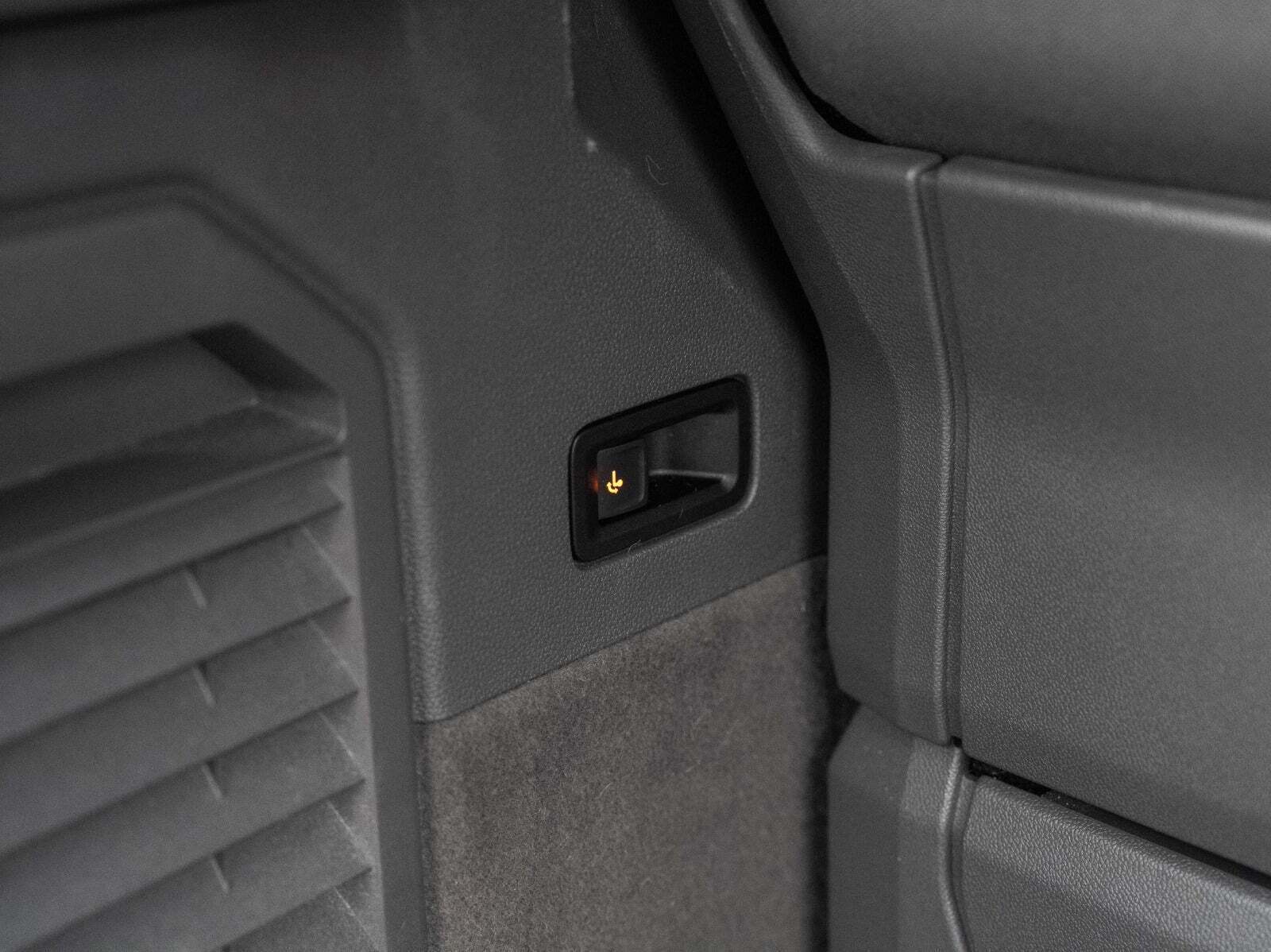 Hvid VW Multivan fra 2021