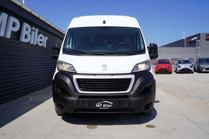 Hvid Peugeot Boxer 335 fra 2021