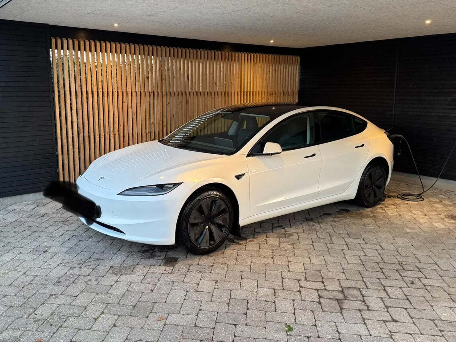 Tesla Model 3 RWD