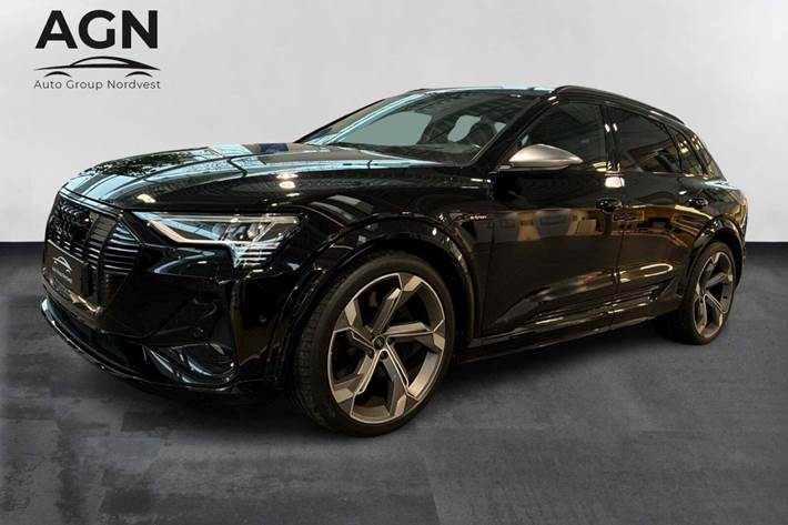 Sort Audi e-tron S fra 2021 set udefra