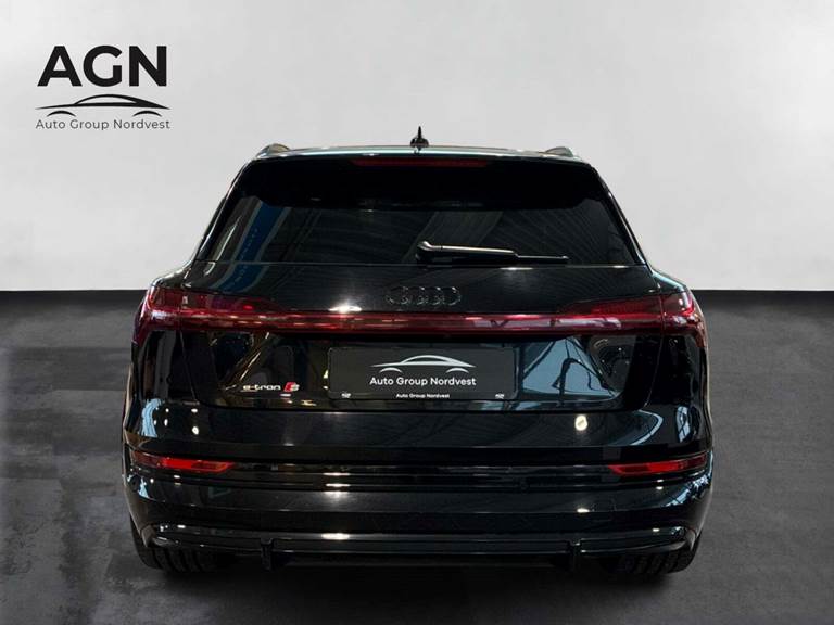 Audi e-tron S quattro