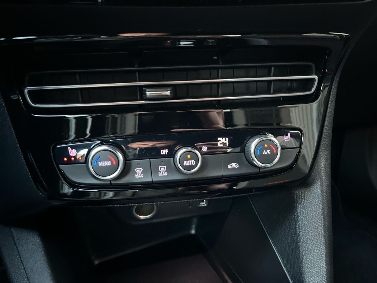 Sort Opel Mokka-e fra 2023