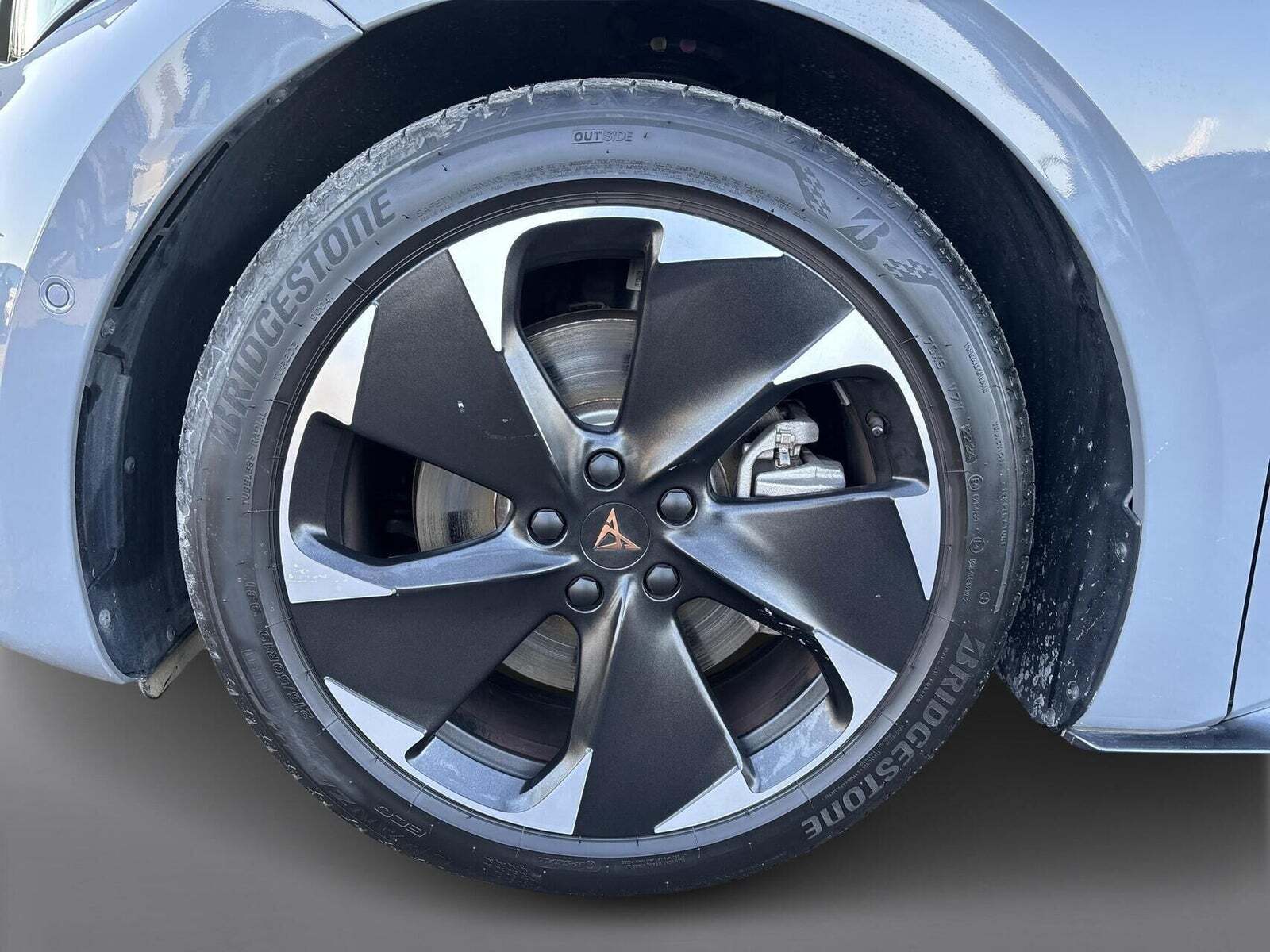 Grå Cupra Born fra 2024