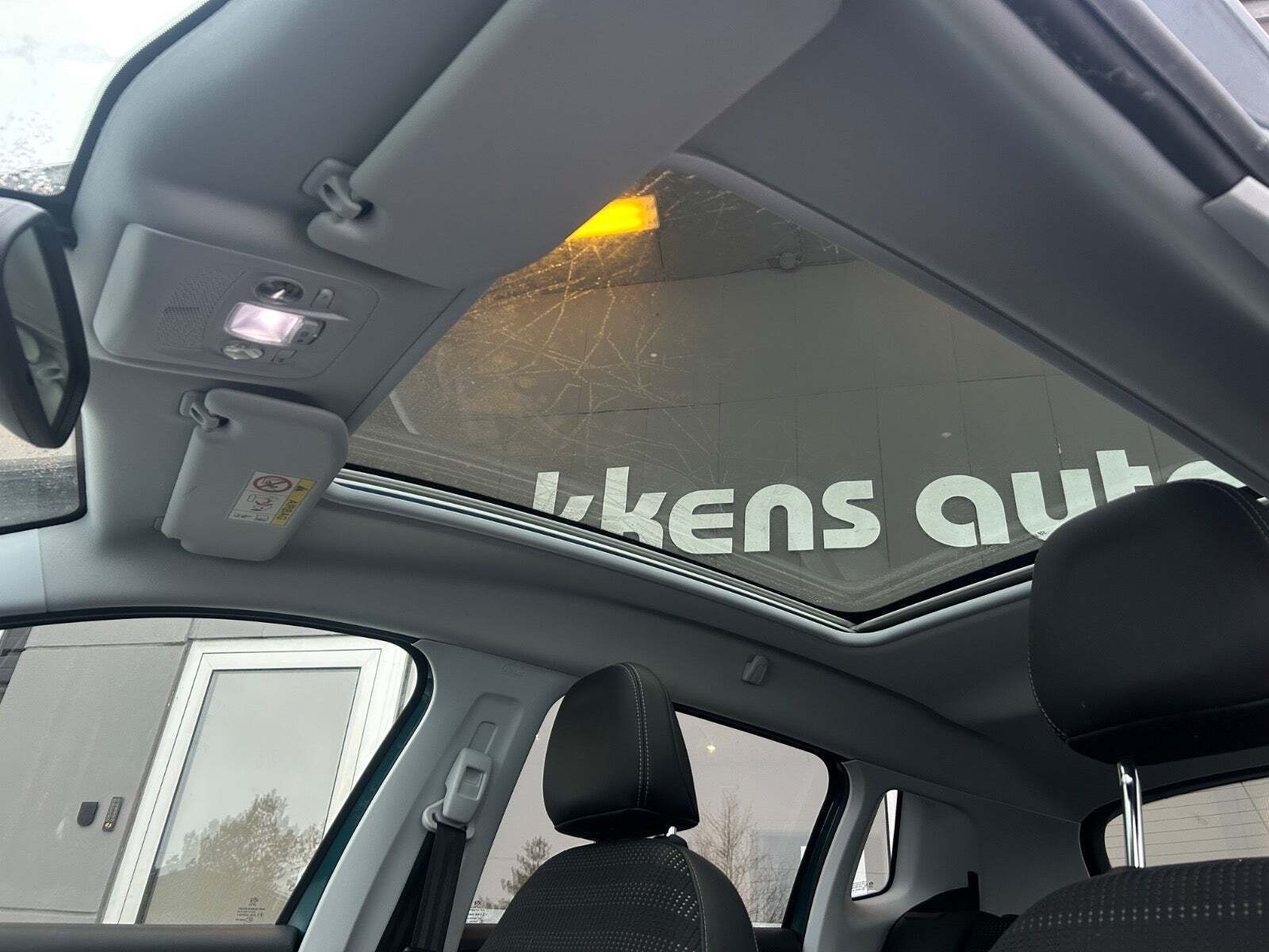 Peugeot 2008 1,6 BlueHDi 100 Allure Sky