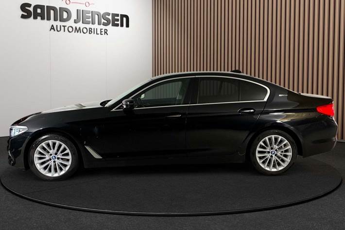 Sort BMW 530e fra 2018