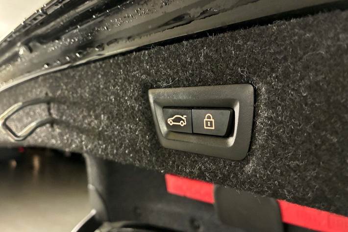 Sort BMW 530e fra 2018