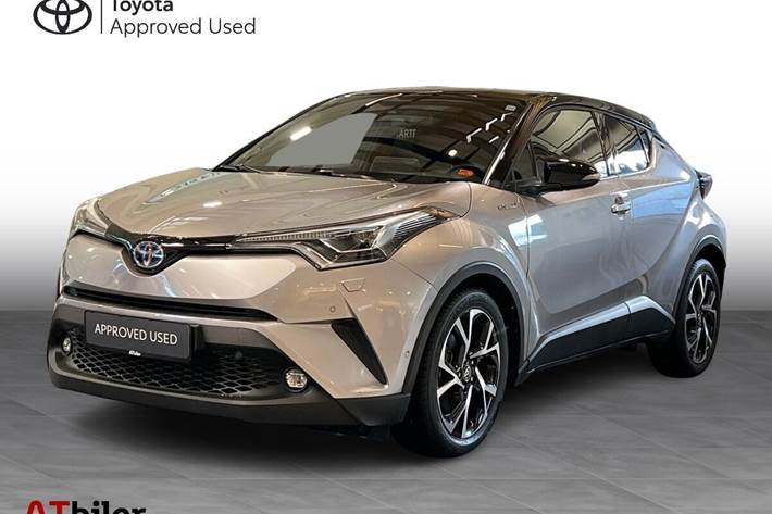 Blå Toyota C-HR fra 2019 set udefra