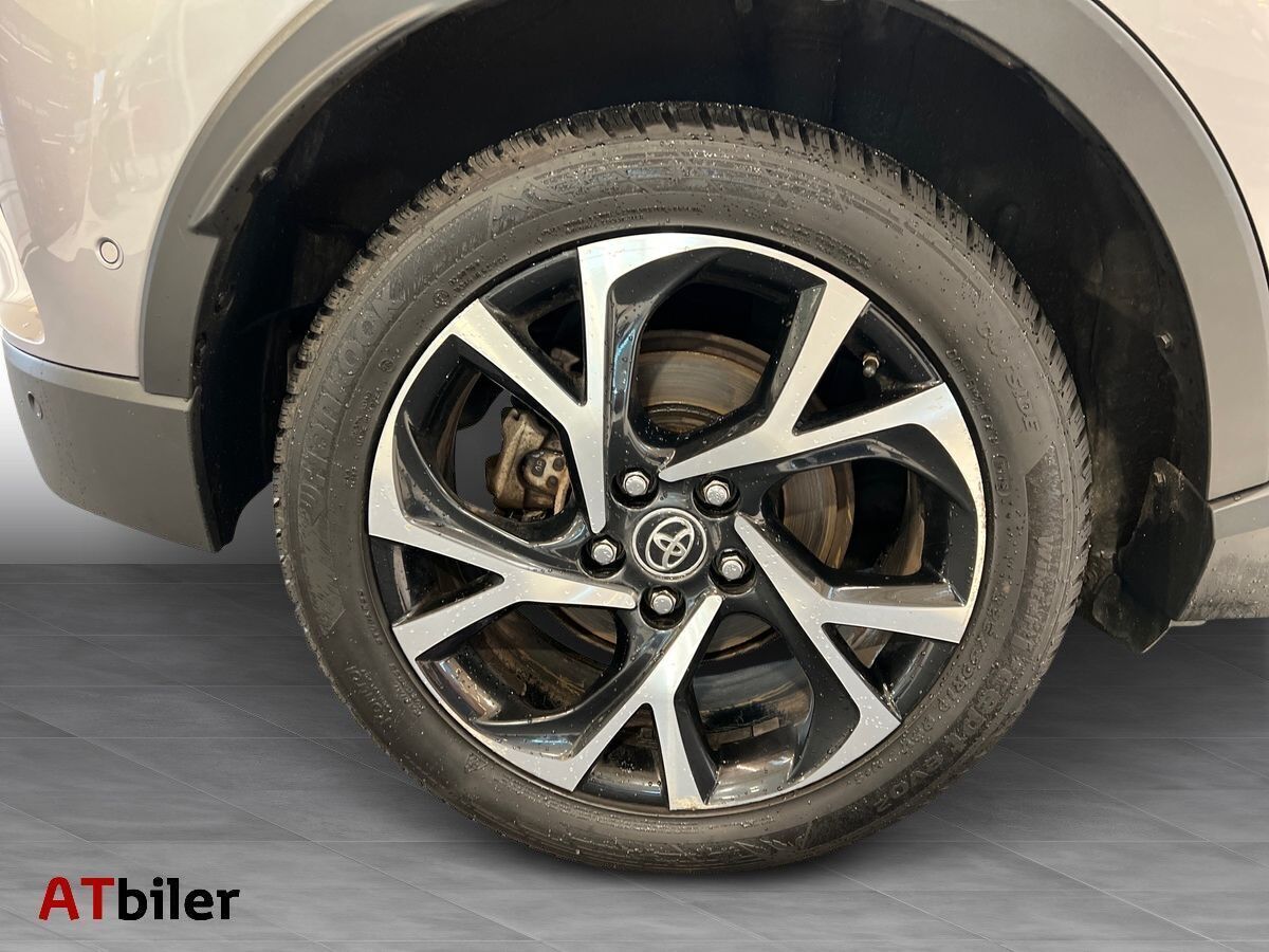 Blå Toyota C-HR fra 2019