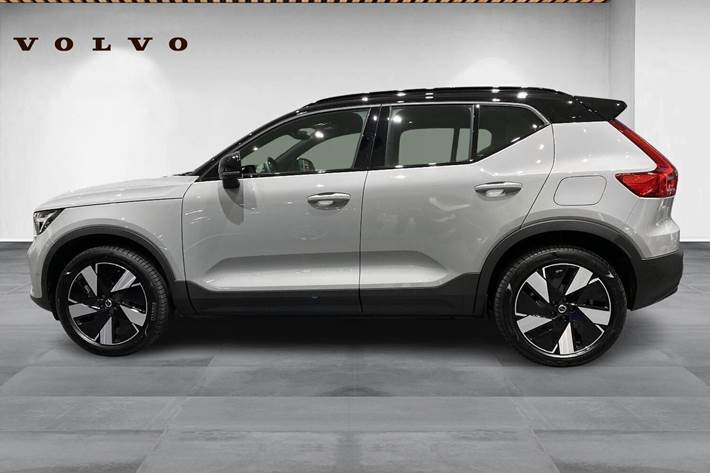 Grå Volvo EX40 fra 2025