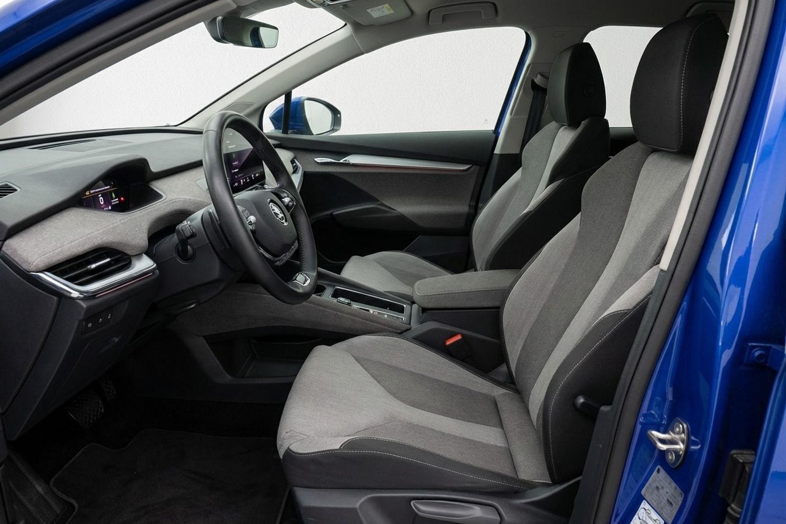 Blå Skoda Enyaq fra 2021