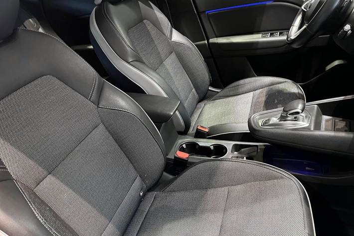 Blå Renault Captur fra 2020