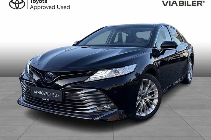 Sort Toyota Camry fra 2019 set udefra