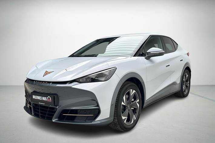 Hvid Cupra Tavascan fra 2025 set udefra