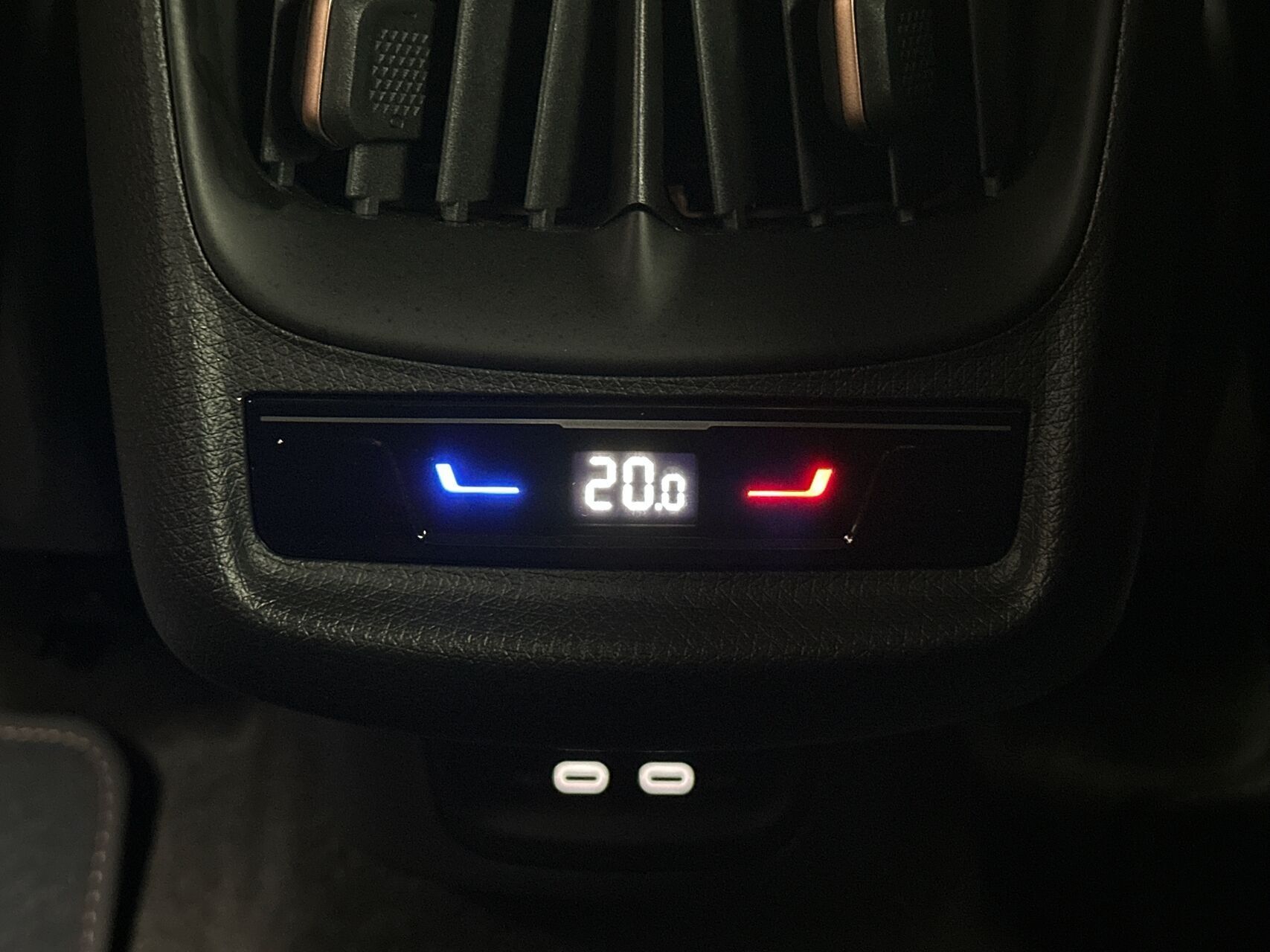 Hvid Cupra Tavascan fra 2025