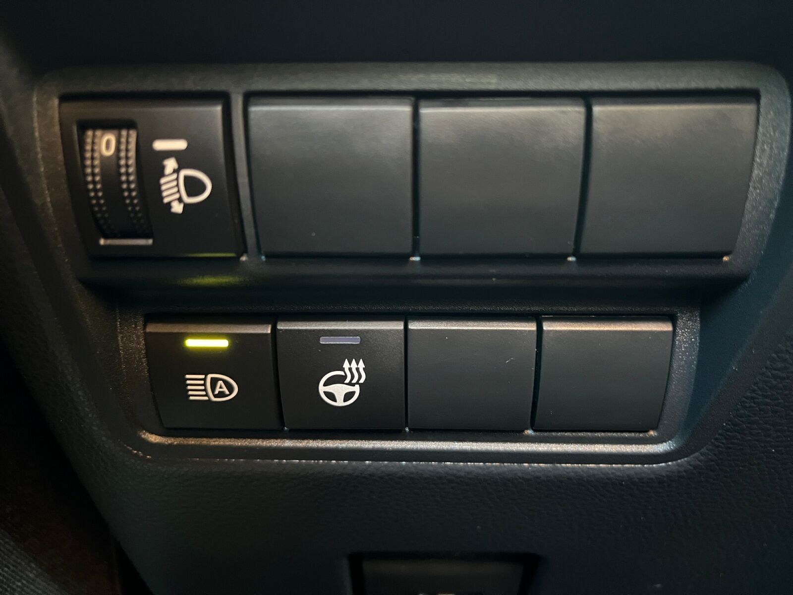 Sort Toyota Yaris fra 2023