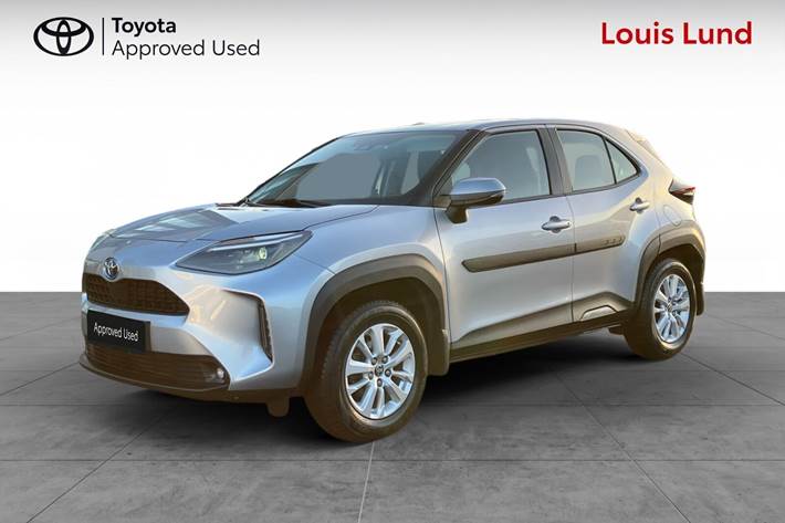 Sølv Toyota Yaris Cross fra 2022 set udefra