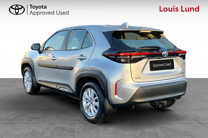 Sølv Toyota Yaris Cross fra 2022