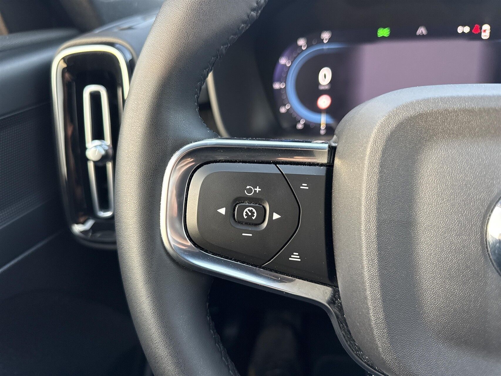 Hvid Volvo XC40 fra 2022