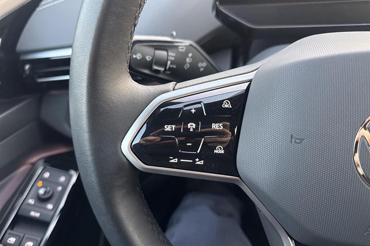 Hvid VW ID.4 fra 2025