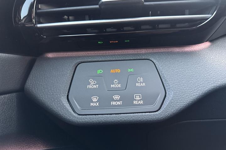 Hvid VW ID.4 fra 2025