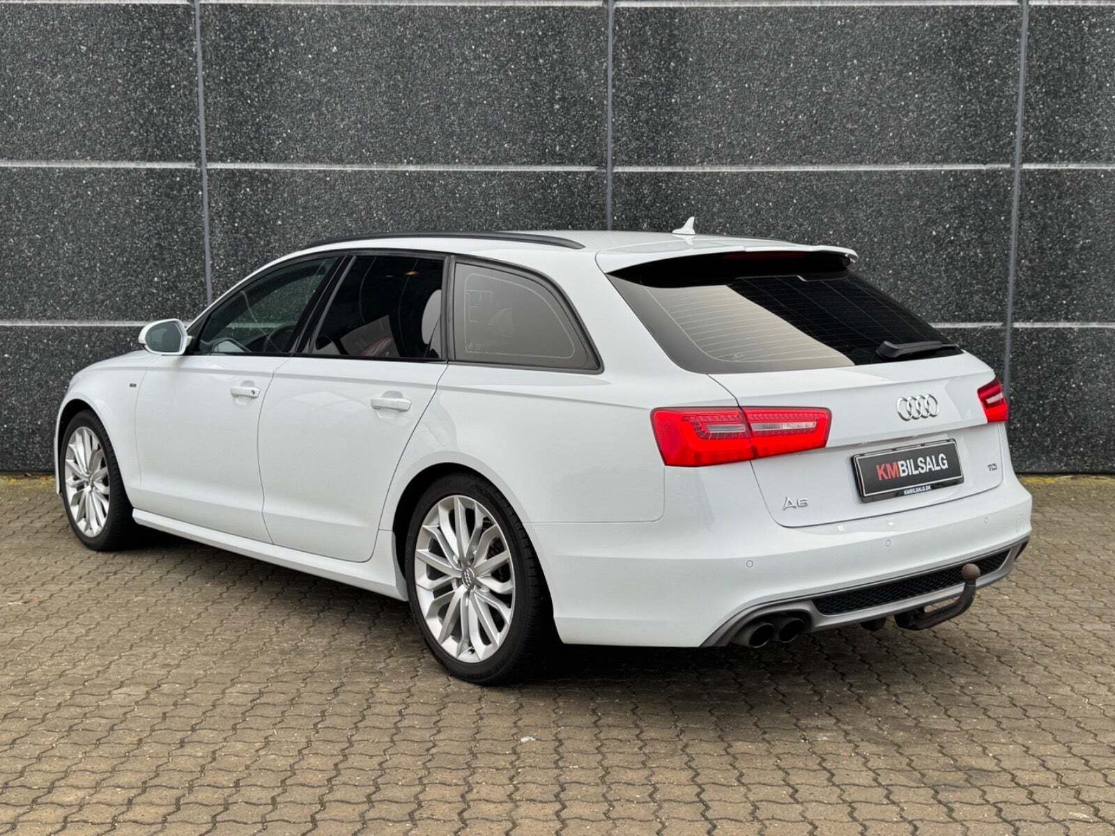 Hvid Audi A6 fra 2013