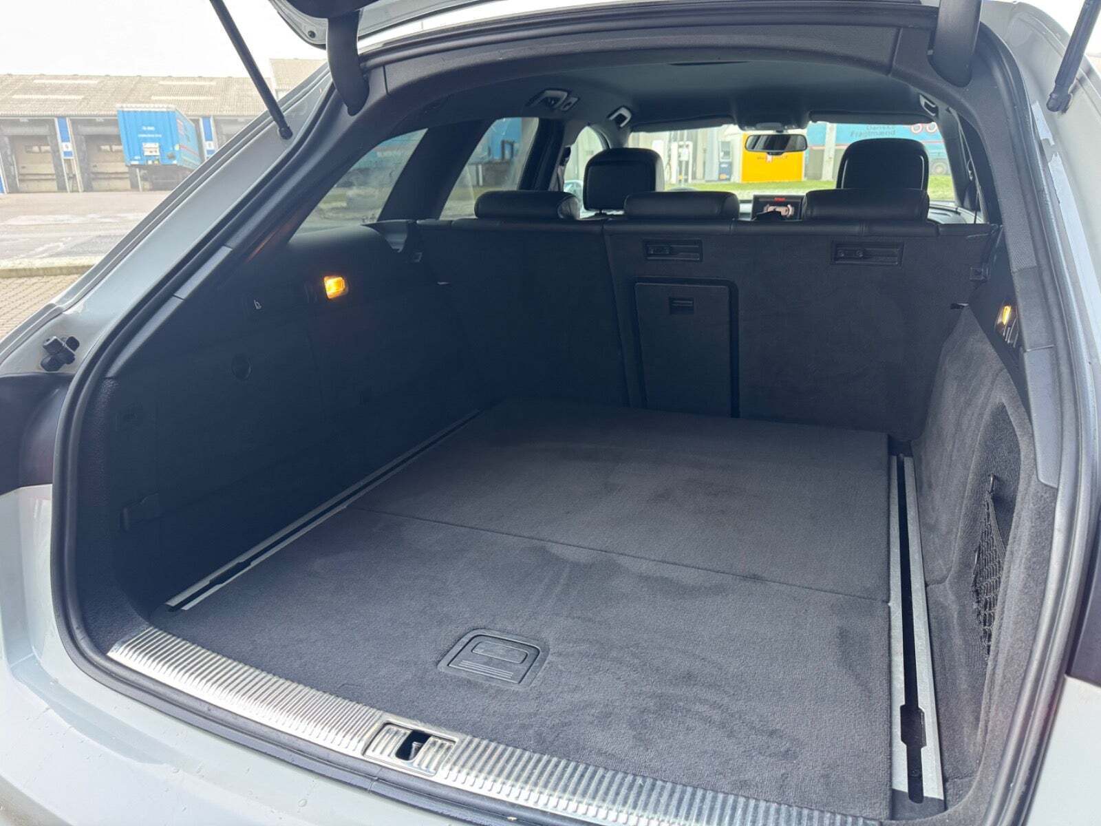 Hvid Audi A6 fra 2013