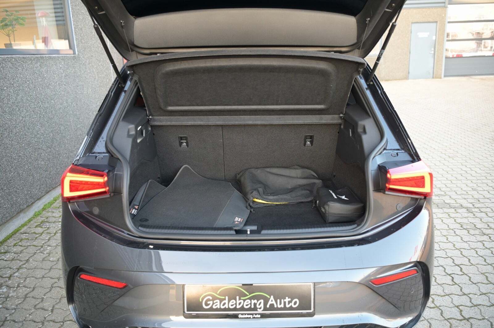 Grå Cupra Born fra 2022