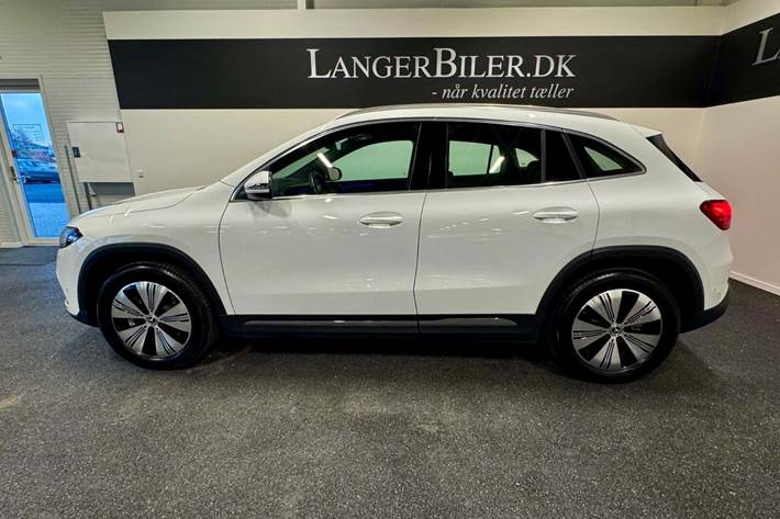 Hvid Mercedes EQA300 fra 2025