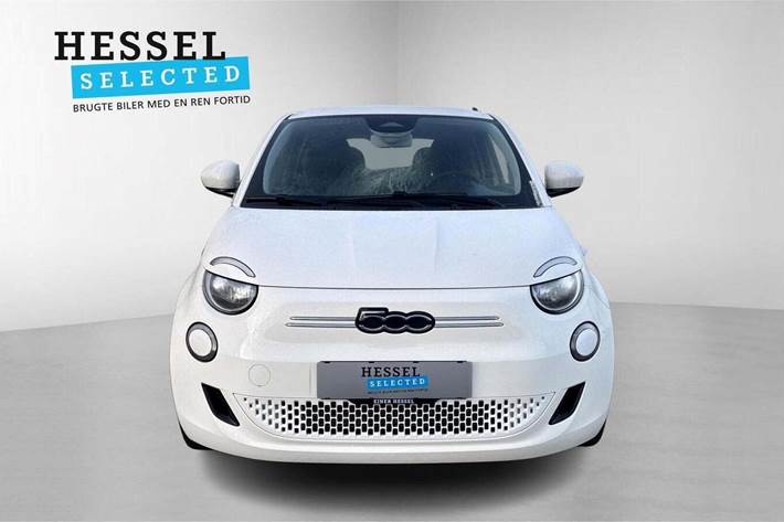 Hvid Fiat 500e fra 2022