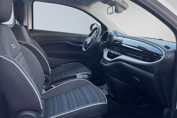 Hvid Fiat 500e fra 2022