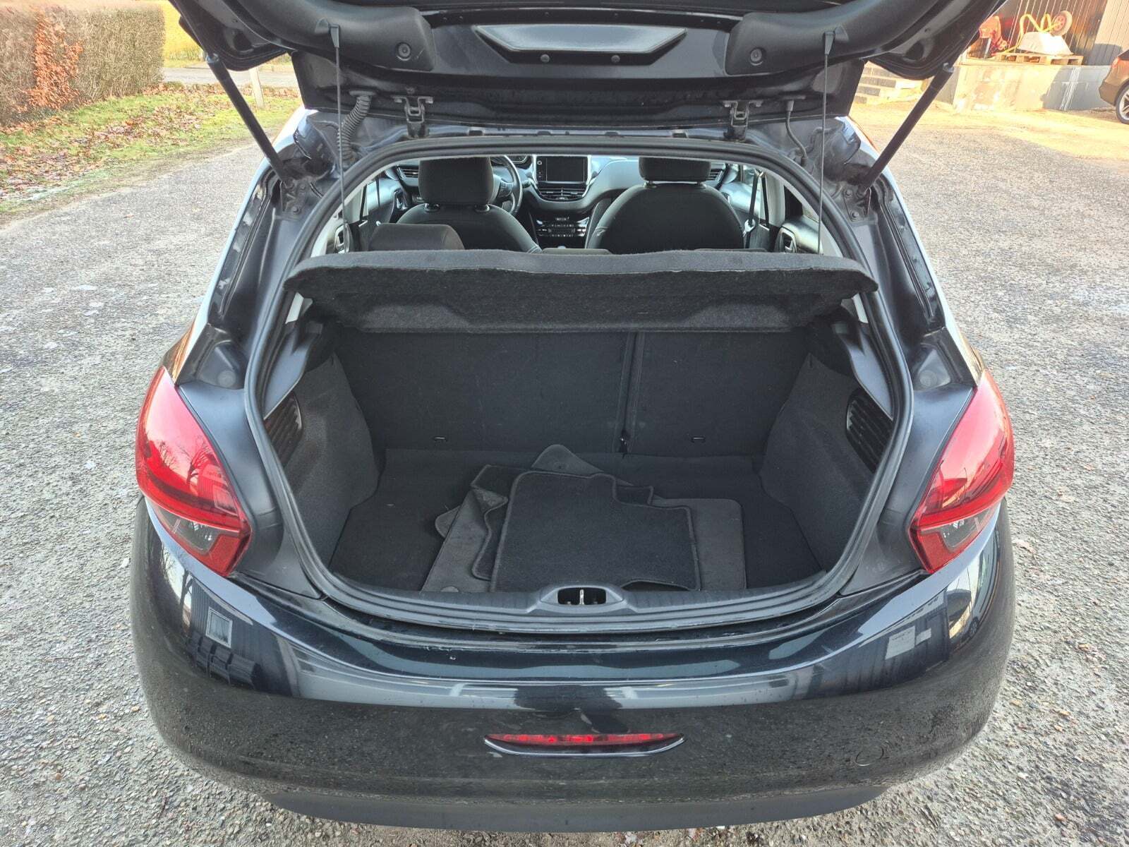 Grøn Peugeot 208 fra 2018