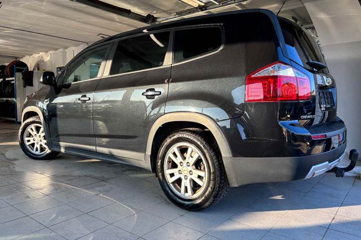 Sort Chevrolet Orlando fra 2013 set udefra