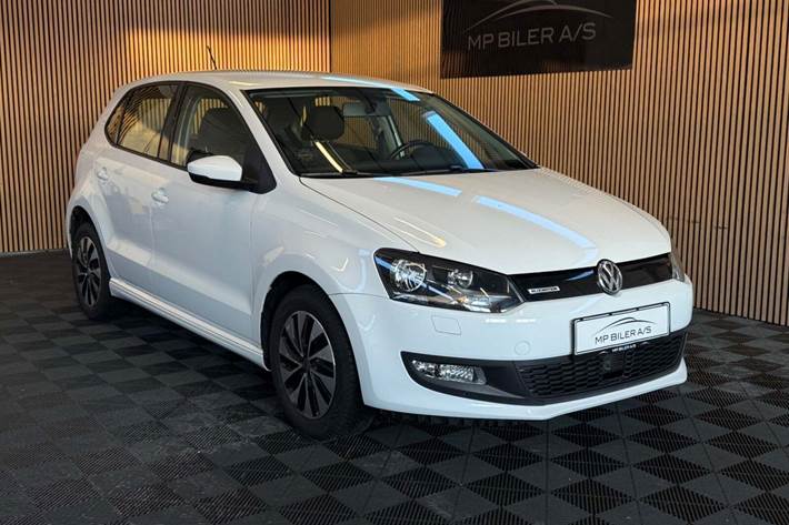 Hvid VW Polo fra 2016 set udefra