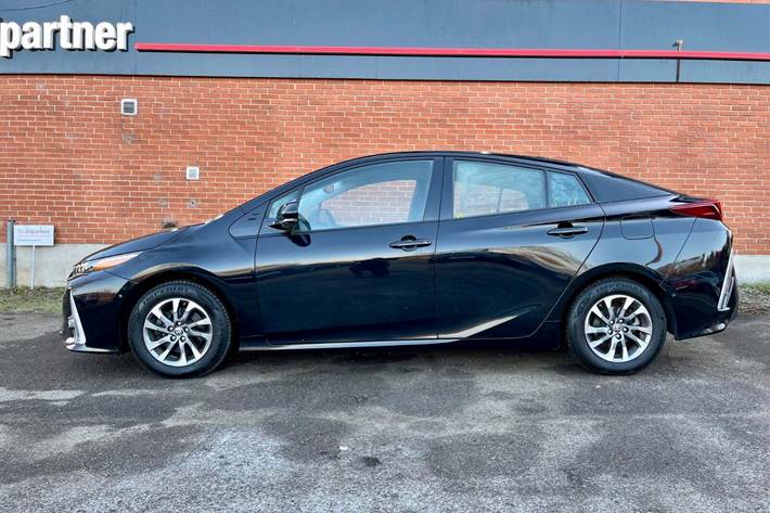Sort Toyota Prius fra 2020