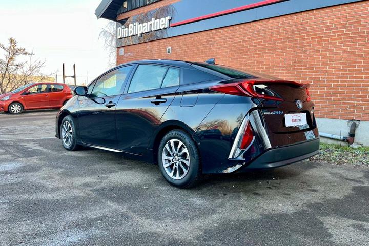 Sort Toyota Prius fra 2020