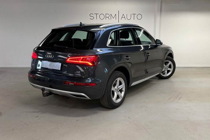 Grå Audi Q5 fra 2017