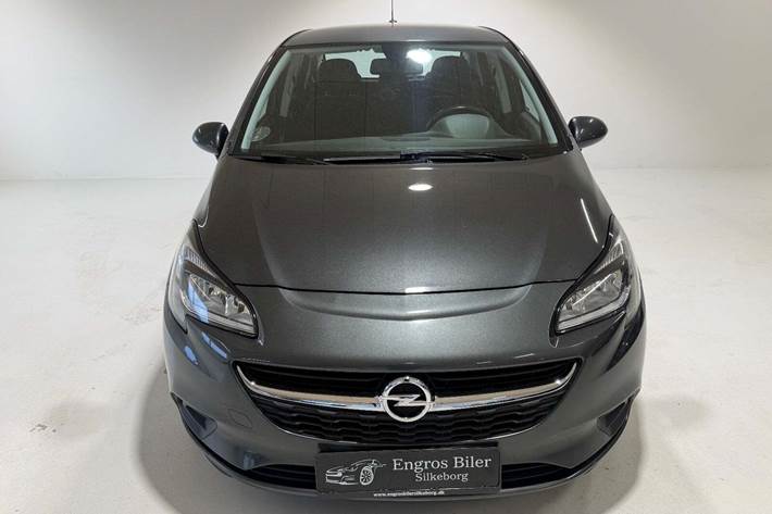 Grå Opel Corsa fra 2017