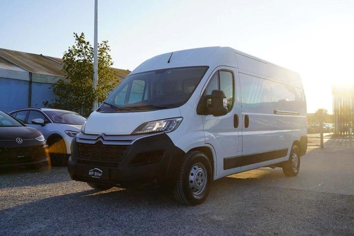 Hvid Citroën Jumper 35+ fra 2021 set udefra