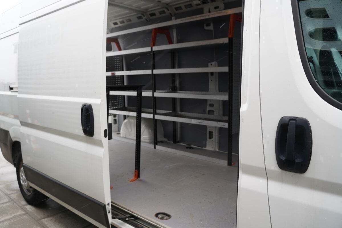 Hvid Peugeot Boxer 335 fra 2021