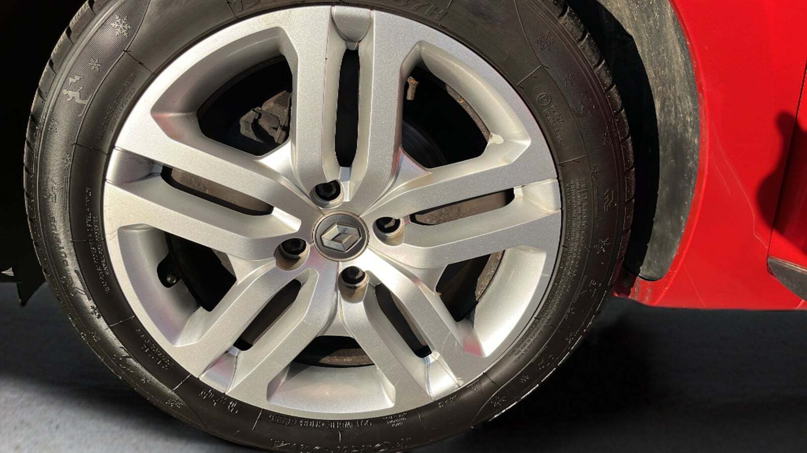 Rød Renault Clio IV fra 2018